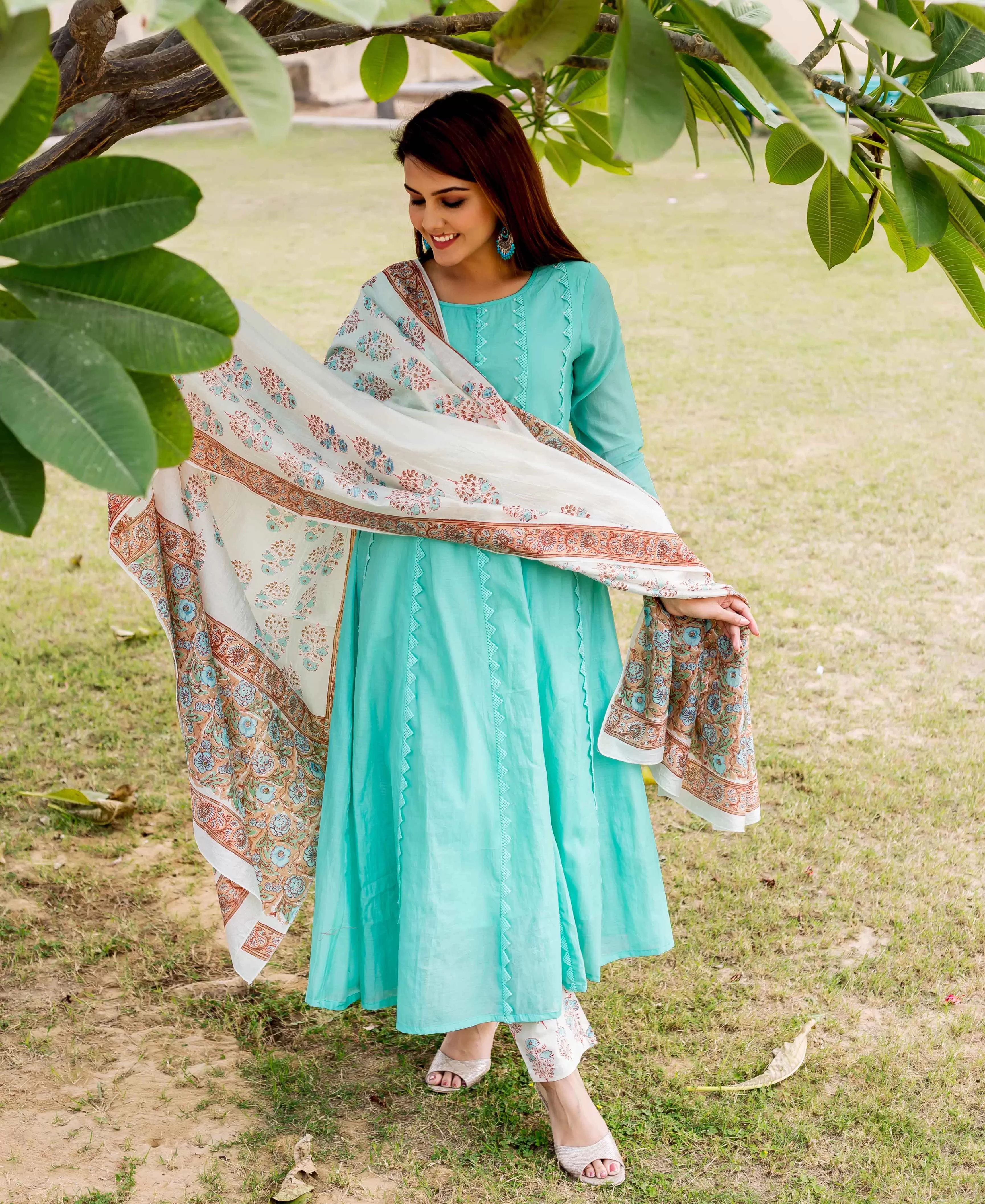 Aryahi Sea Green Chanderi Embroidered Kurta