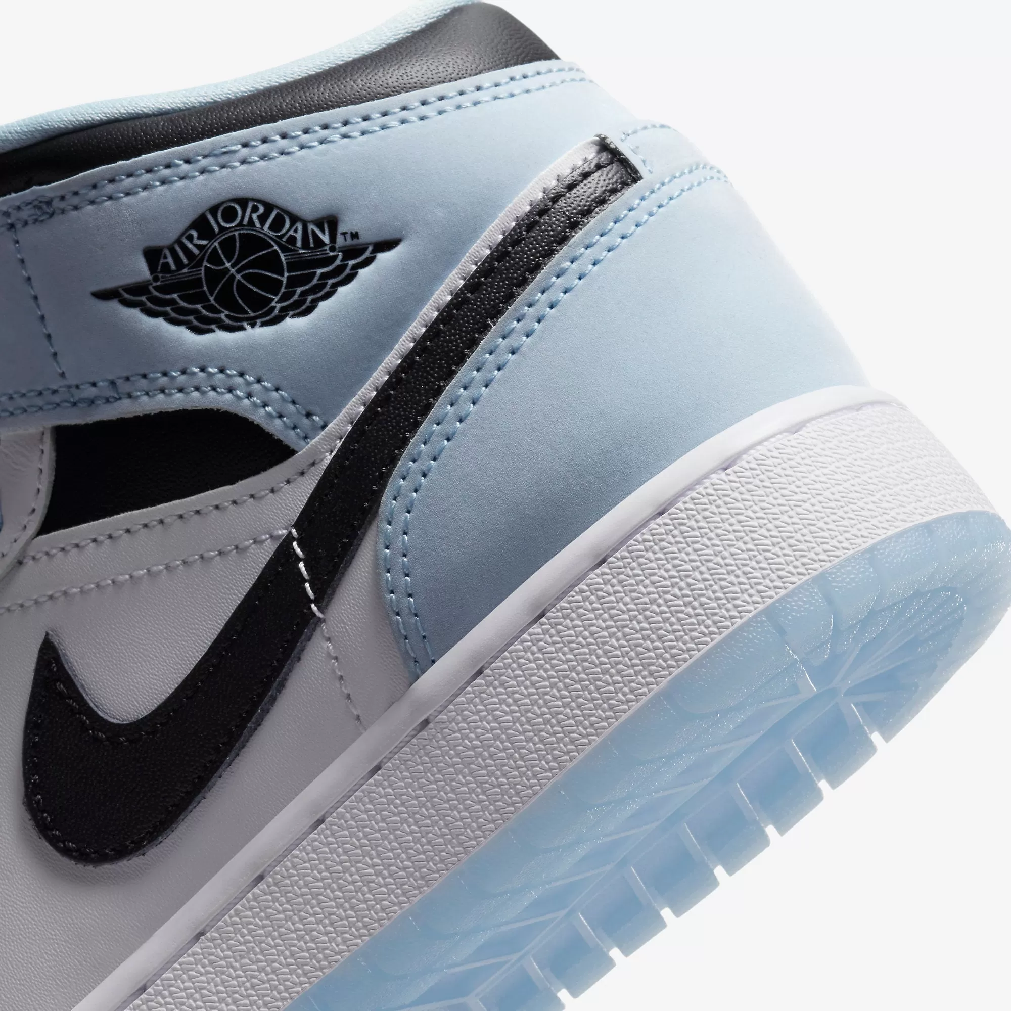 (GS) Air Jordan 1 Mid SE 'White / Ice Blue' (2023) DV1337-104