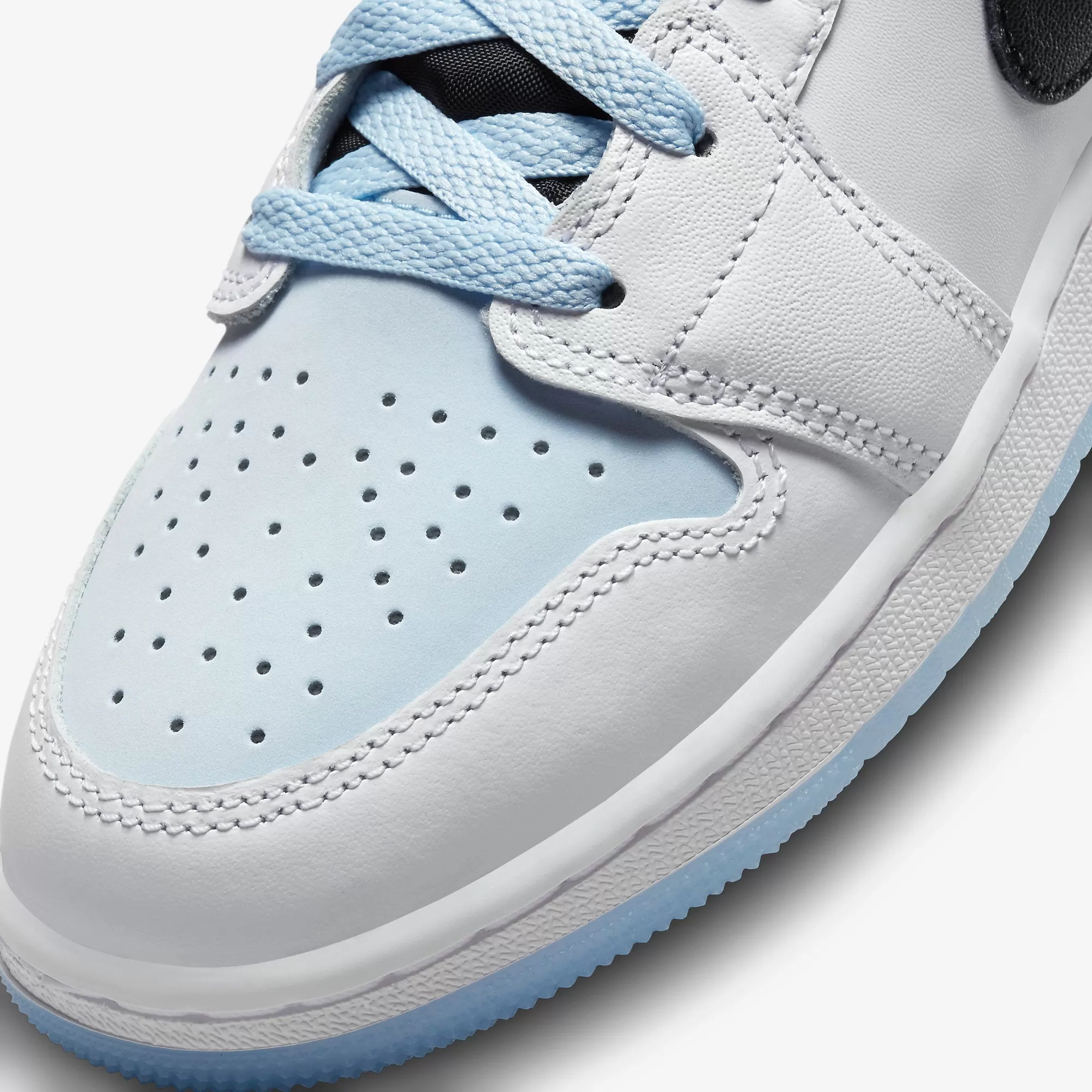 (GS) Air Jordan 1 Mid SE 'White / Ice Blue' (2023) DV1337-104