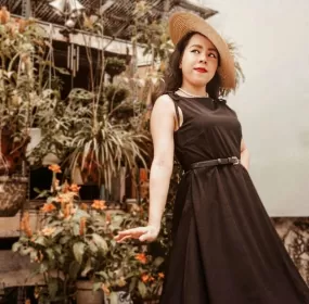 Hepburne’s black midi dress