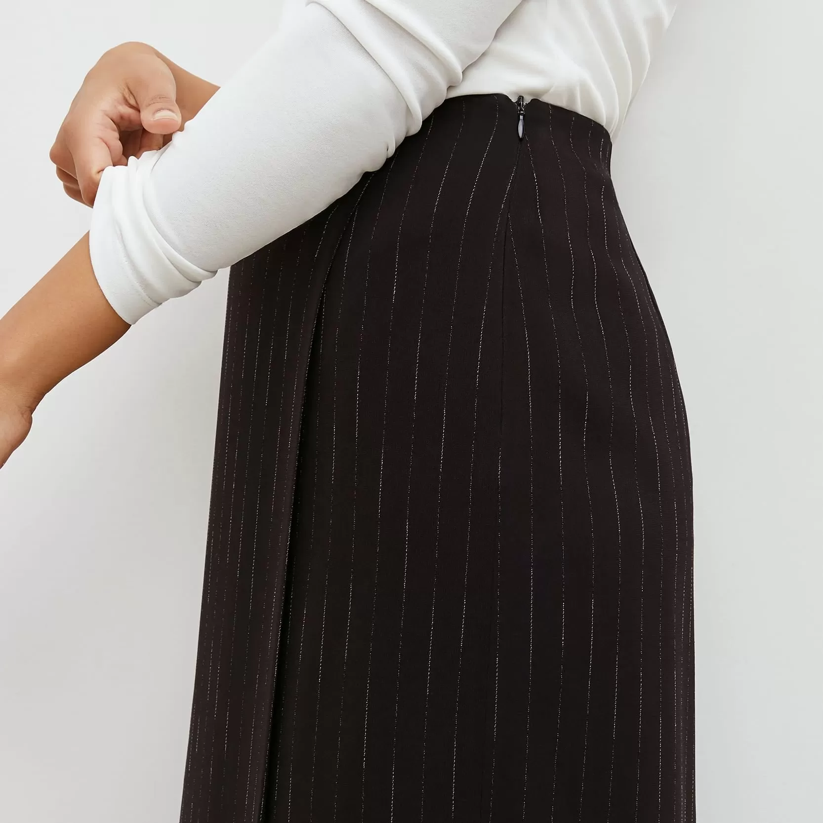 Logan Skirt - Faded Stripe :: Black