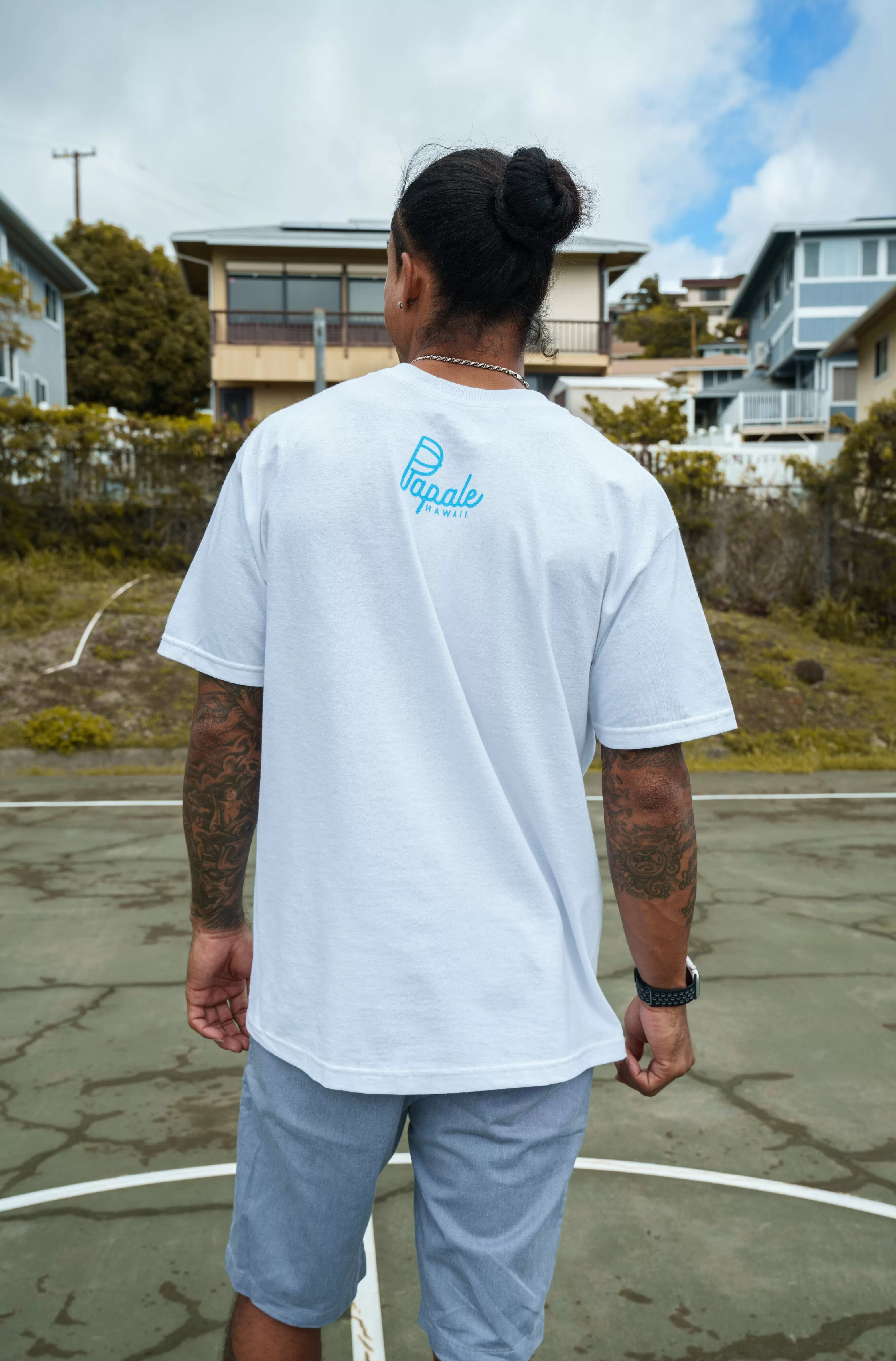 PĀPALE WHITE & BLUE T-SHIRT