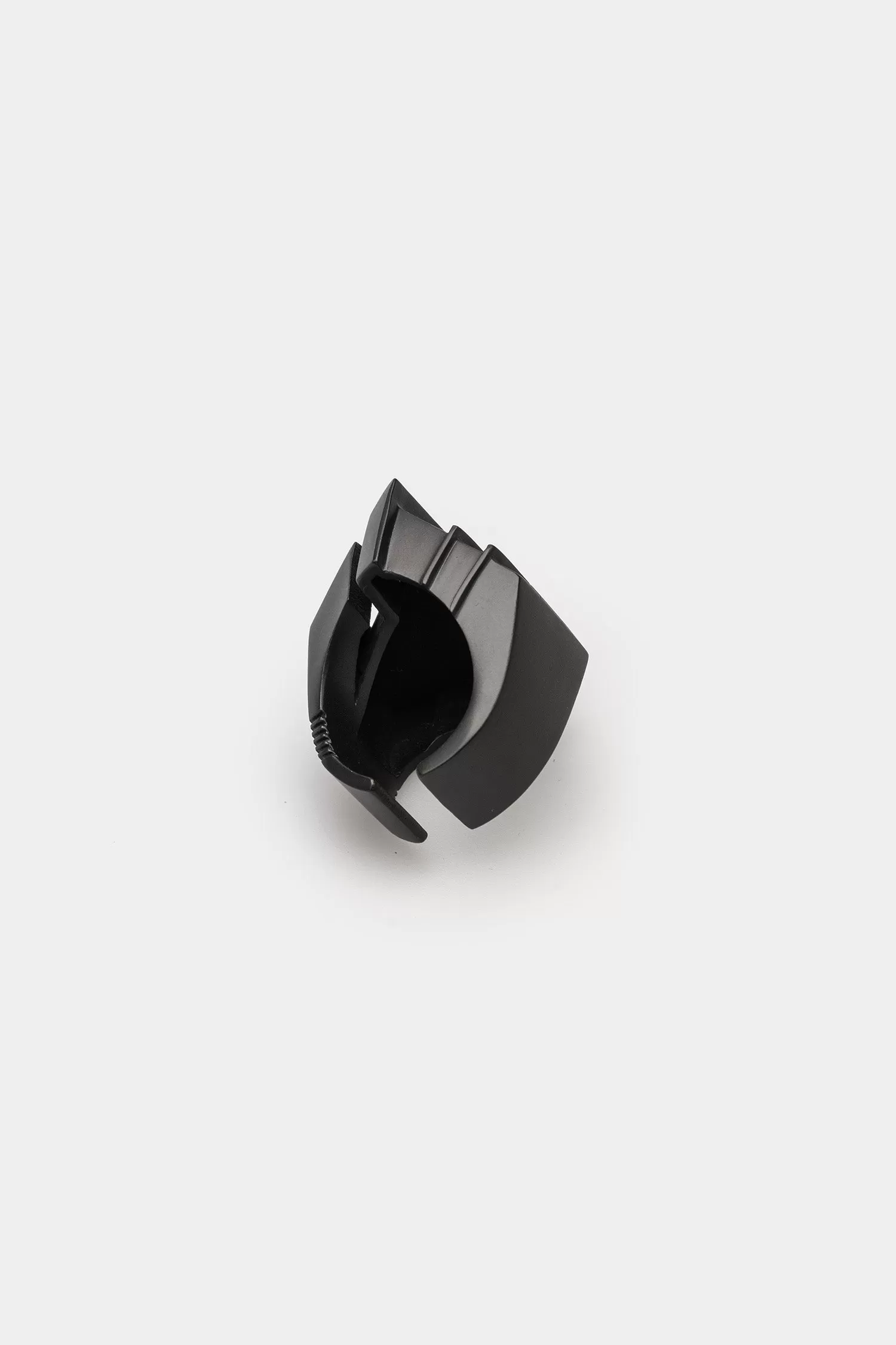 Silver shield ring, Black